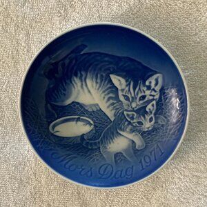 B & G Copenhagen Porcelain 1971 Mother's Day 6" Plate